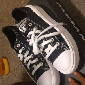Blac  and white Converse